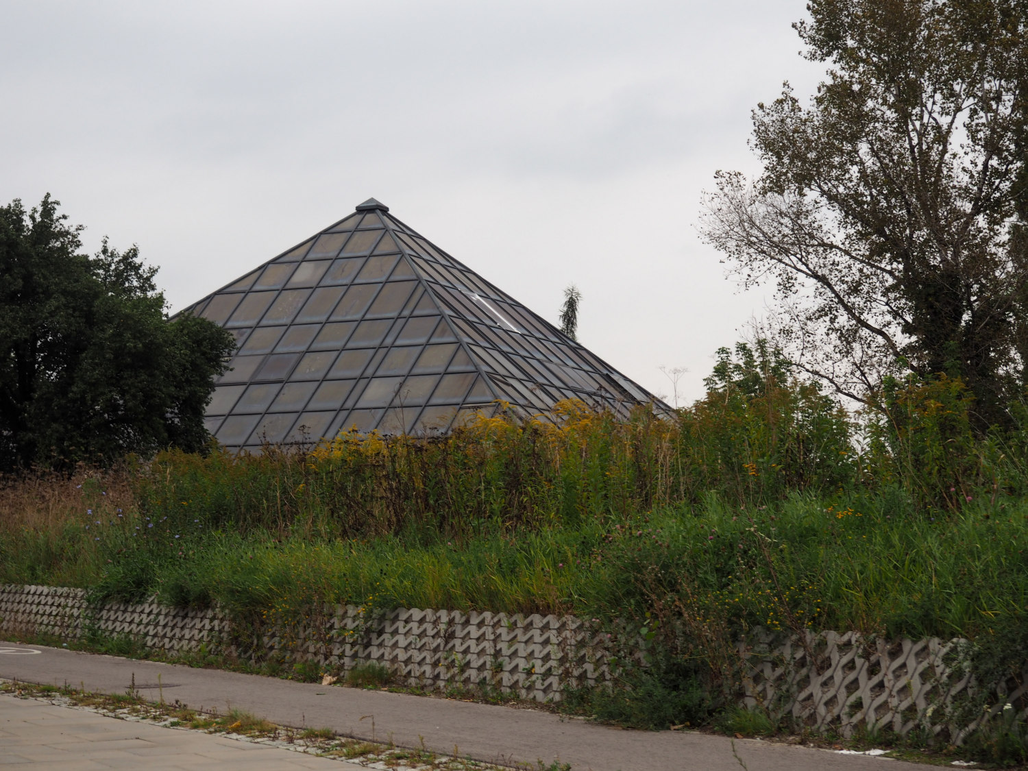 Zdjęcie architektury budynku Centrum Leasingu i Finansów